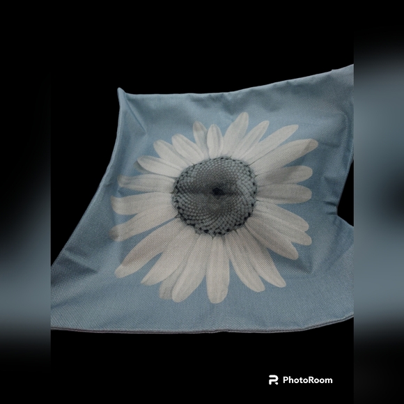 Lot of 3 Throw Pillow Covers - Picture 8 of 10